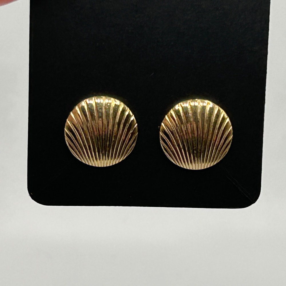 Gold Tone Round Stud Earrings Textured Shell Classic Minimalist Fashion‎ Jewelry